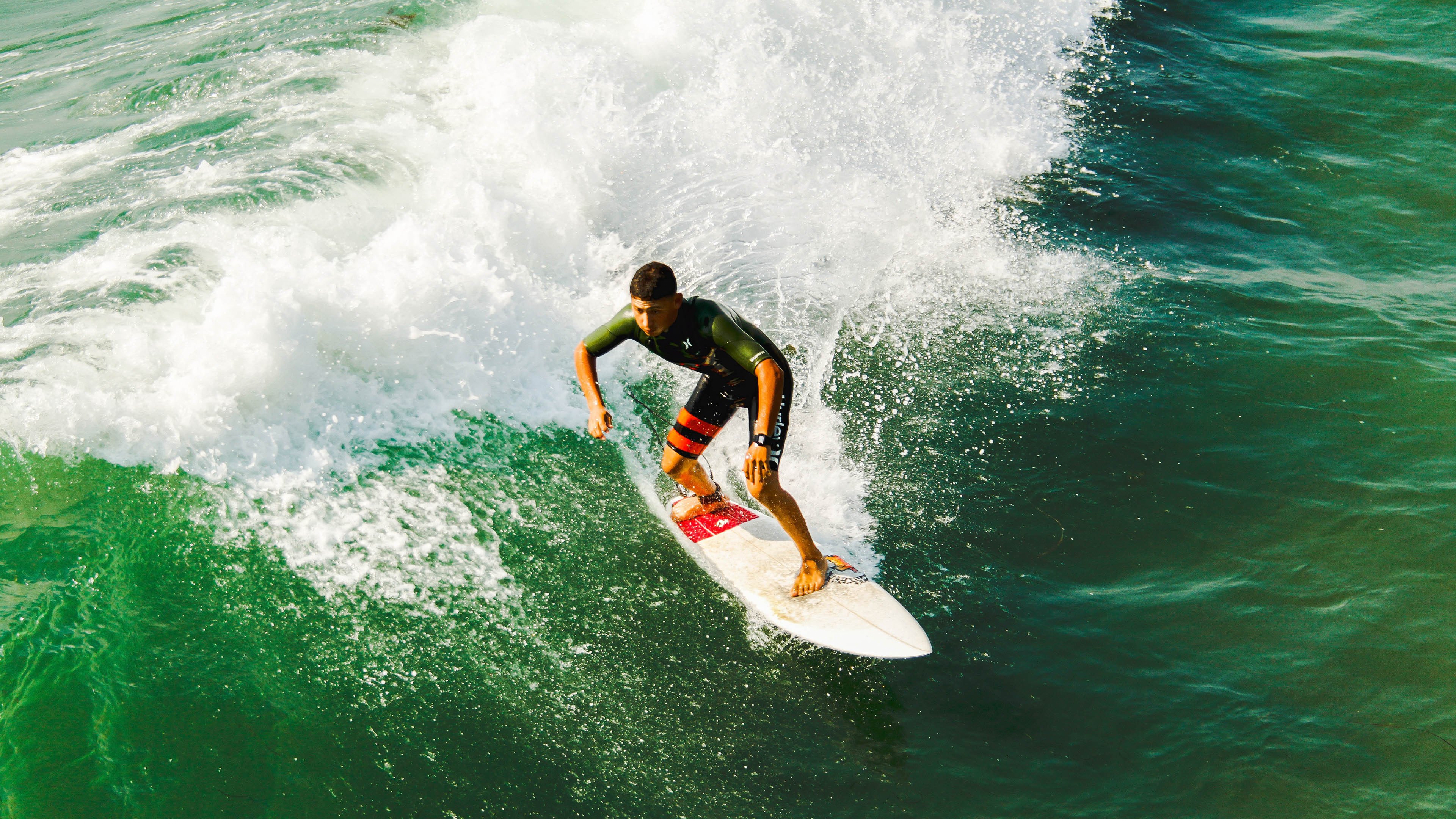 开云下载-从深圳到休斯顿，当火箭遇上特区精神，米切尔的英雄时刻如何点燃中国篮球新想象