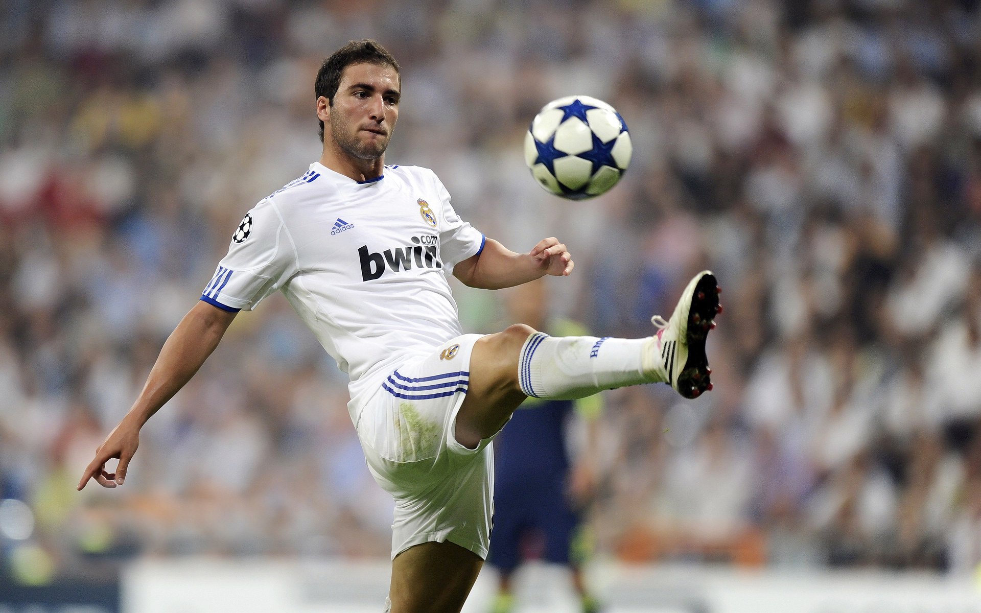 东决关键战之夜,保罗成为全场焦点